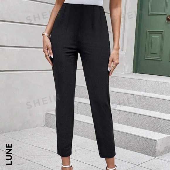 Solid Cropped Pants - Picture 2 of 2